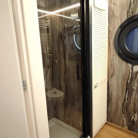 Houseboat Water King Plywajacy Dom Na Wodzie, 7 Os *