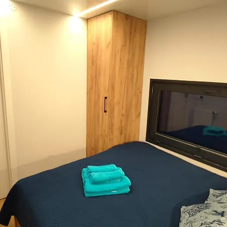 Houseboat Water King Plywajacy Dom Na Wodzie, 7 Os Apartment *