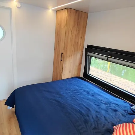 Houseboat Water King Plywajacy Dom Na Wodzie, 7 Os Apartment Breslau