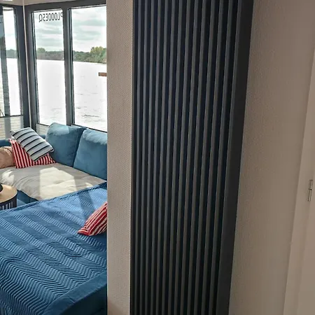 Houseboat Water King Plywajacy Dom Na Wodzie, 7 Os Apartment *