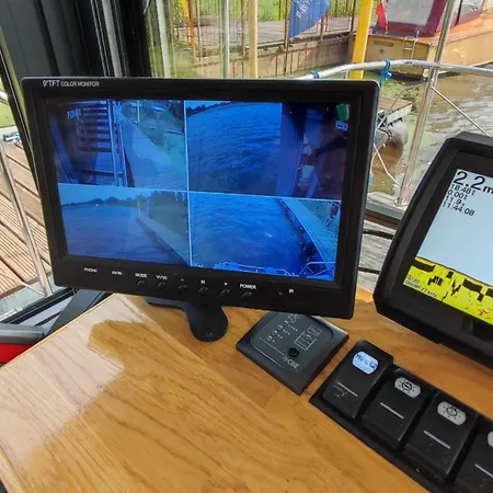 Houseboat Water King Plywajacy Dom Na Wodzie, 7 Os Apartment *