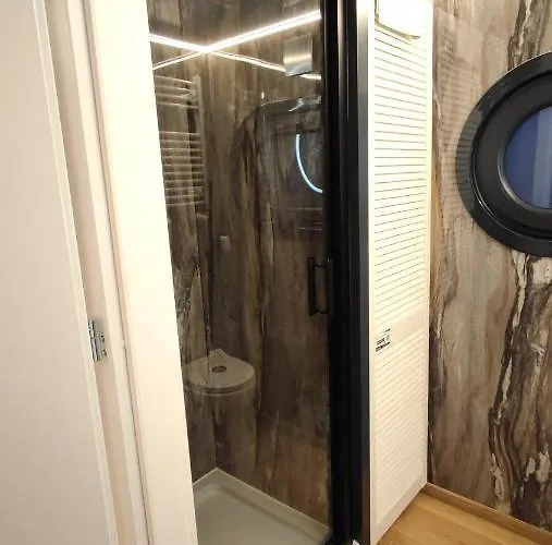 Houseboat Water King Plywajacy Dom Na Wodzie, 7 Os *