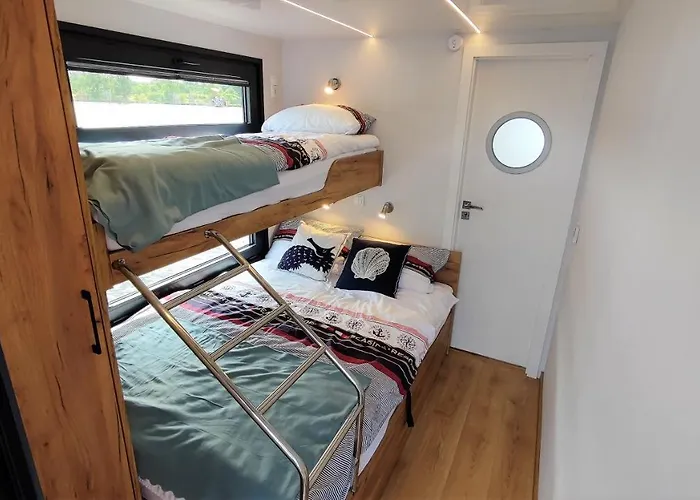 Apartmán Houseboat Water King Plywajacy Dom Na Wodzie, 7 Os