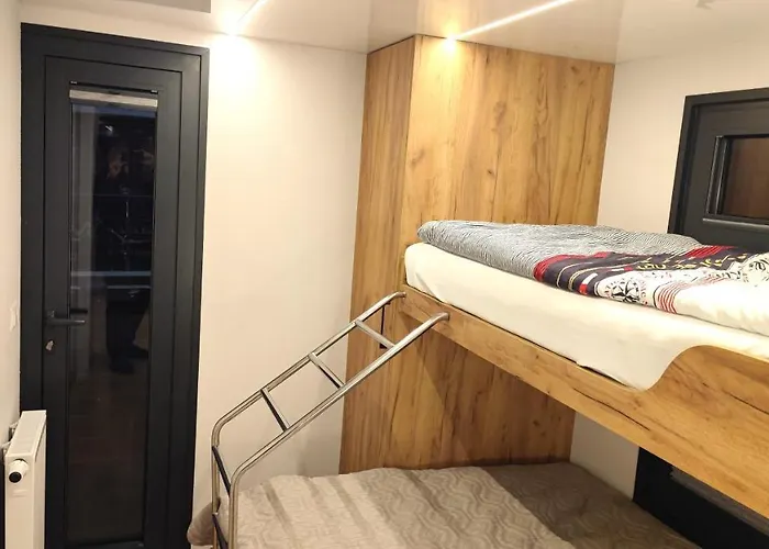 Houseboat Water King Plywajacy Dom Na Wodzie, 7 Os Apartmán *