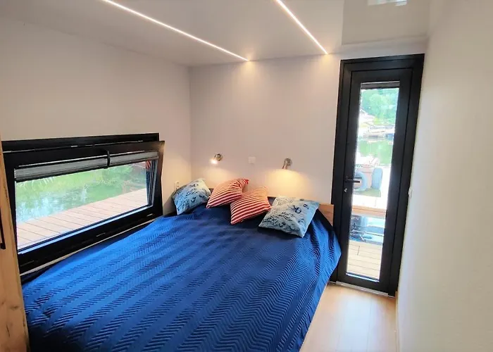 Apartmán Houseboat Water King Plywajacy Dom Na Wodzie, 7 Os Vratislav