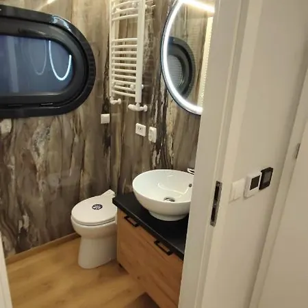 Houseboat Water King Plywajacy Dom Na Wodzie, 7 Os * Breslavia